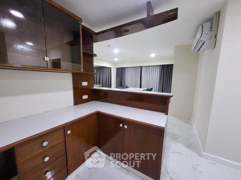 picture 4-BR Condo at Moon Tower Condominium near BTS Thong Lor (ID 1234475) - 4/14
