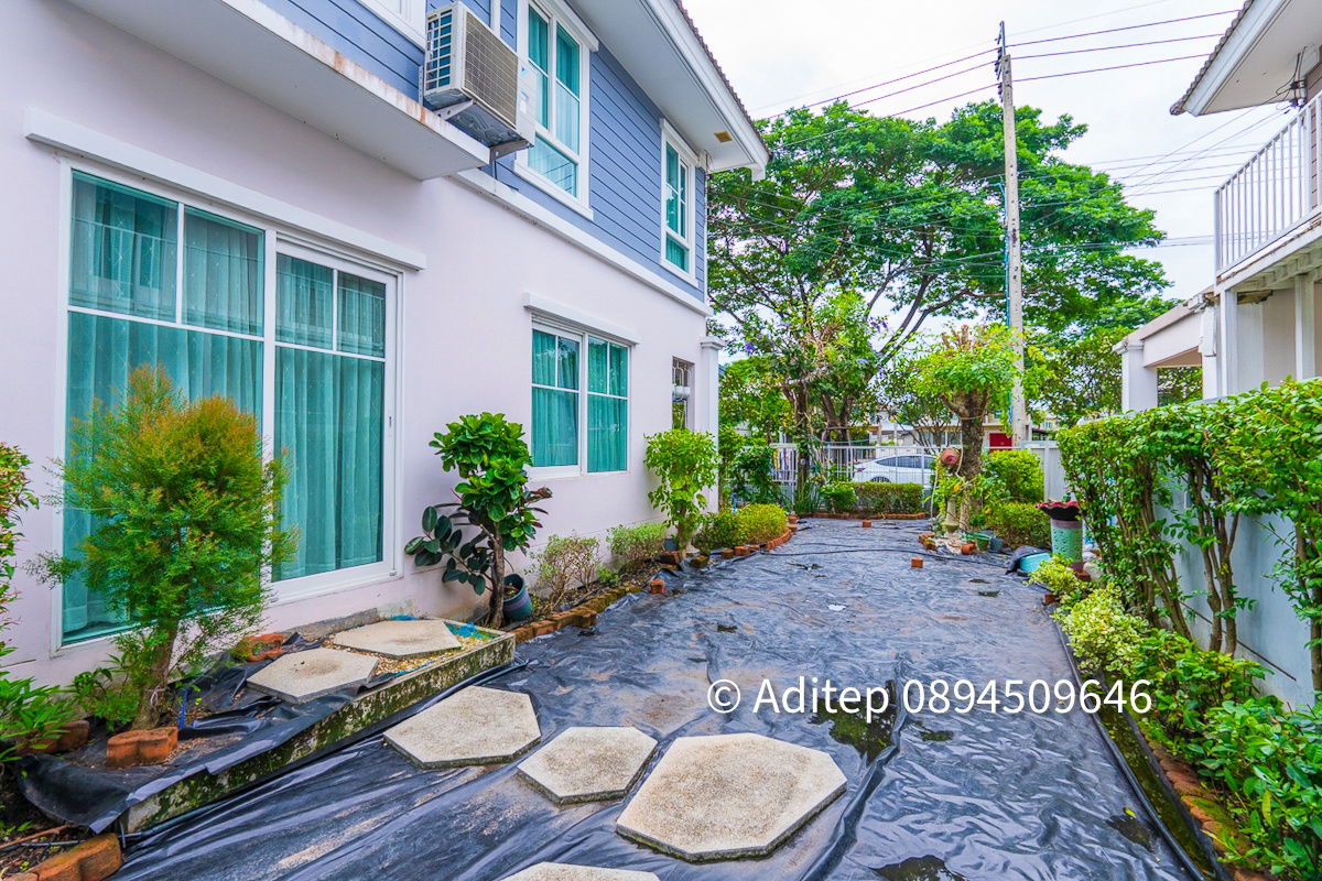 picture Single house for sale, 60 sq m, Pruklada Wongwaen-Hathai Rat, 3 bedrooms, 3 bathrooms, front of house facing the garden - 9/29
