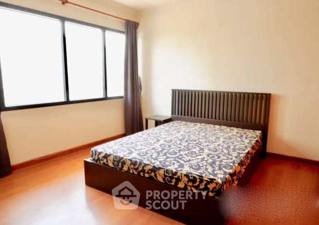picture 2-BR Condo at Prasarnmit Place near MRT Sukhumvit (ID 1930573) - 10/21