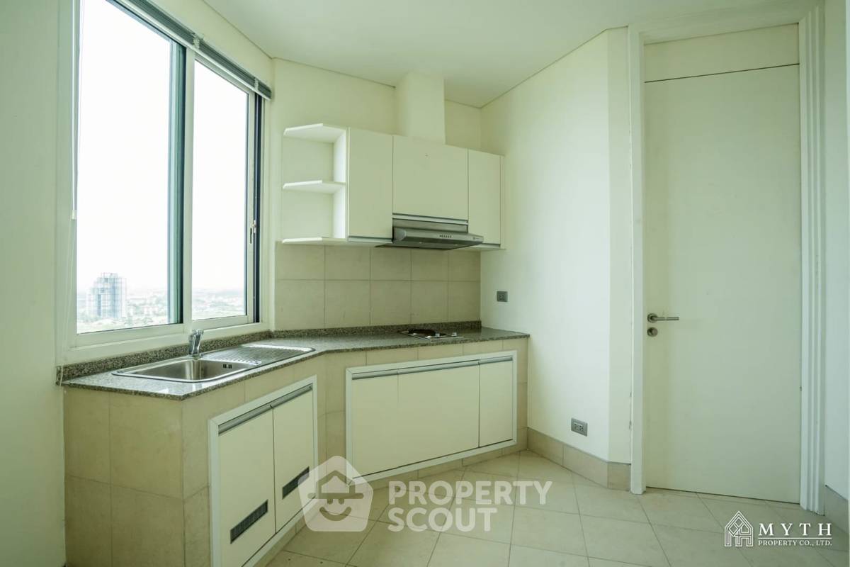 picture 3-BR Condo at Reflection Jomtien Beach Pattaya close to Pattaya (ID 2293414) - 12/33