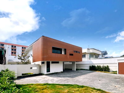 Houses for sale Lat Phao 71 : 💎  house in Lad Phrao 🏡 for living and long-term investment 💰 Price 12.69 million 🚆 Near BTS / MRT 🛣️ Near the expressway