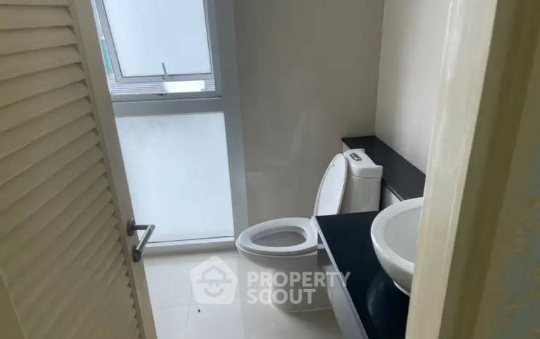 picture 3-BR Condo at Nusasiri Grand Condominium near BTS Ekkamai (ID 1801629) - 8/11