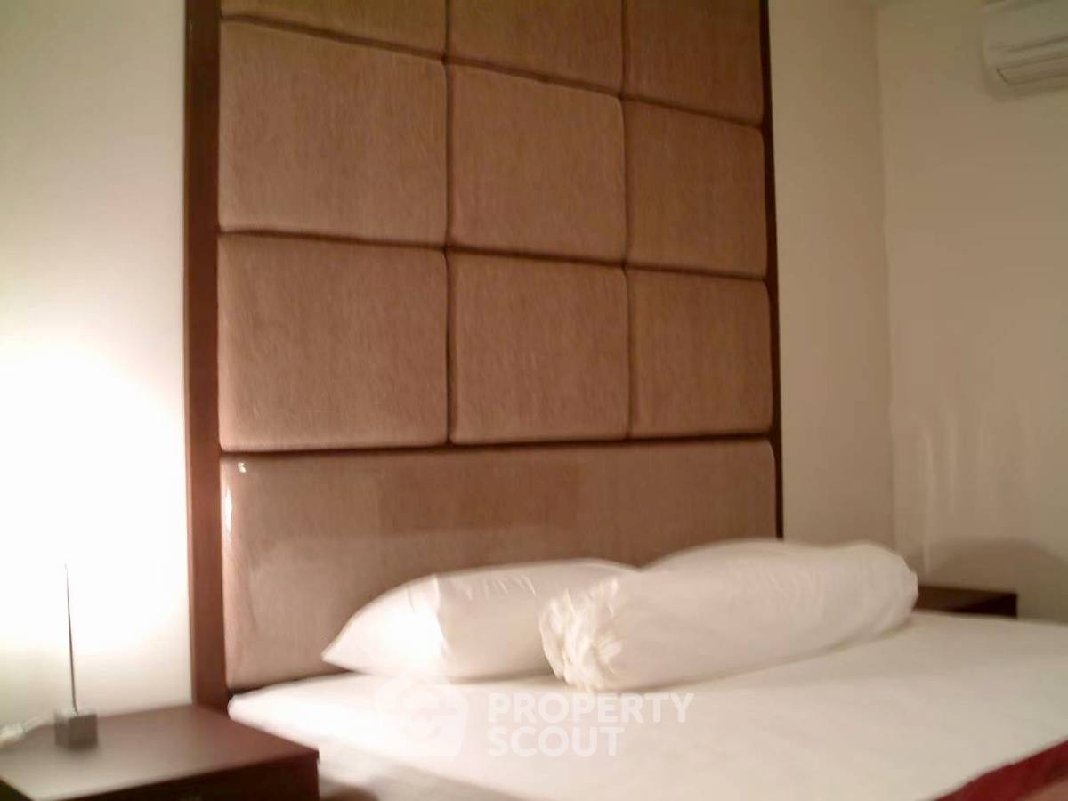 picture 2-BR Condo at 49 Plus near BTS Phrom Phong (ID 513989) - 9/9