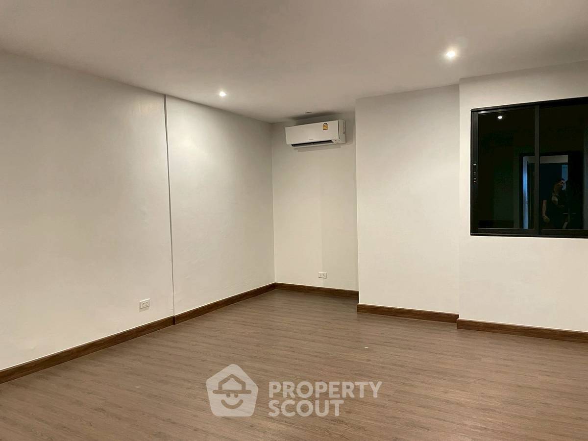 รูป คอนโด 3-ห้องนอน ที่ เกียรติธานี ซิตี้แมนชั่น ใกล้ MRT เพชรบุรี (ID 2237768) - รูปที่ 12/19