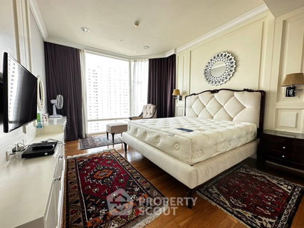 รูปภาพ 3-BR 143 Sqm High-Floor Royce Private Residences Near MRT Sukhumvit (ID 1340032)