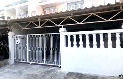 Townhouses for rent Reserves Training Center Territorial Defense Department : Townhome for rent, newly renovated, Saphan Khwai, Suthisan, Inthamara, 2 bedrooms, near Saphan Khwai BTS station