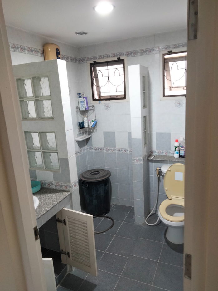 picture Secondhand House for sales. Great location. Reasonable Price. - 9/15