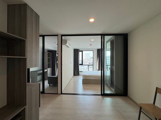 ไนท​์​บริดจ์​ พหลโยธิน​ อินเตอร์​เชนจ์​ ใกล้​รถไฟฟ้า​บีทีเอส​วัดพระศรี