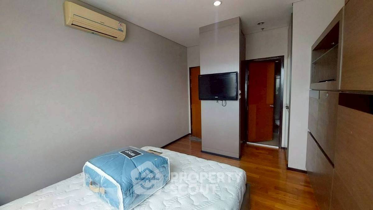 picture 2-BR Condo at Villa Sathorn near BTS Krung Thon Buri (ID 2287608) - 11/18
