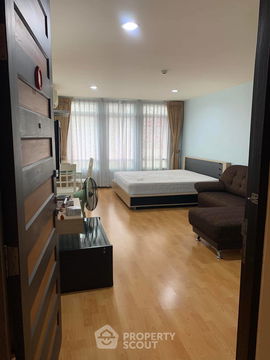 1-BR Condo at The Amethyst Sukhumvit 39 near BTS Phrom Phong (ID 985990)