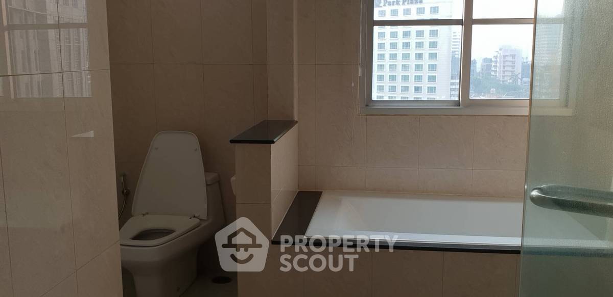 picture 3-BR Condo at Citi Smart Sukhumvit 18 near BTS Asok (ID 1988261) - 2/20