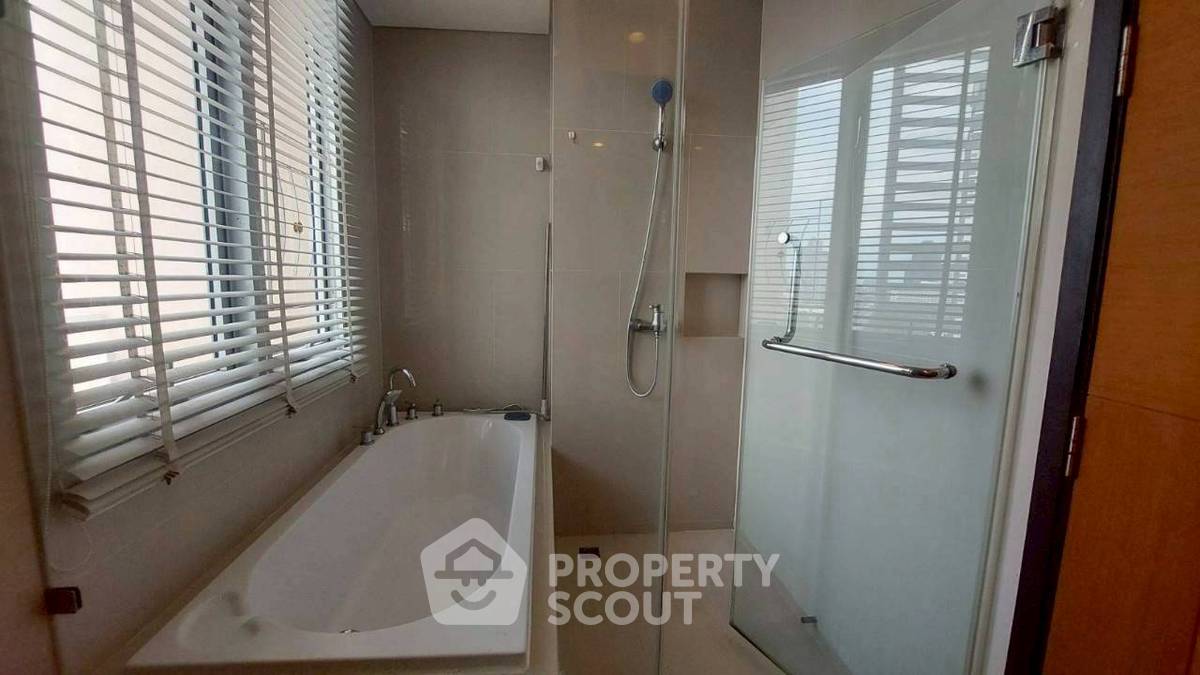 picture 2-BR Condo at Villa Sathorn near BTS Krung Thon Buri (ID 2287608) - 13/18