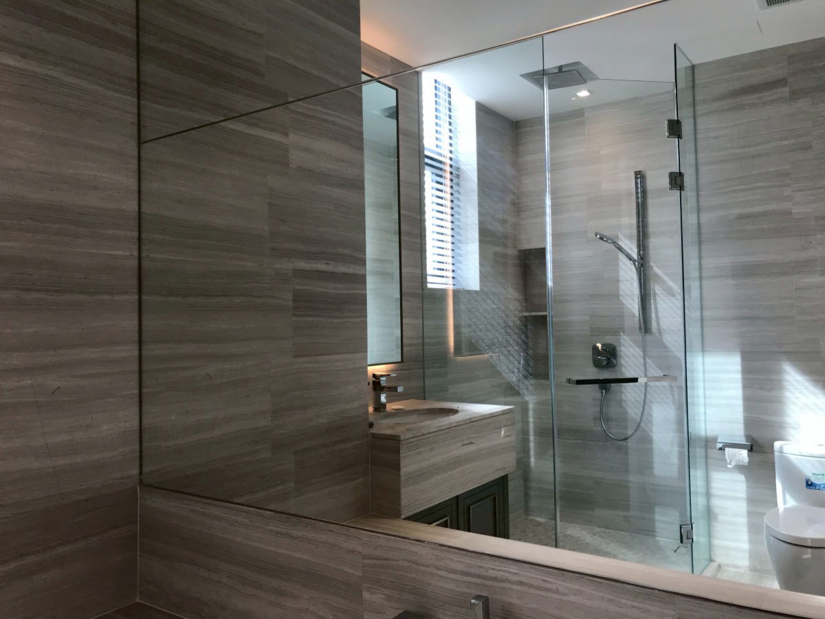 รูป LTH12989 – Condo for sale คอนโดขาย at The Diplomat 39 ดิ โดพโลแมท 39 Size 92 sqm. 2 beds 2 baths Near BTS Phromphong ONLY 32.96 MB - รูปที่ 2/13