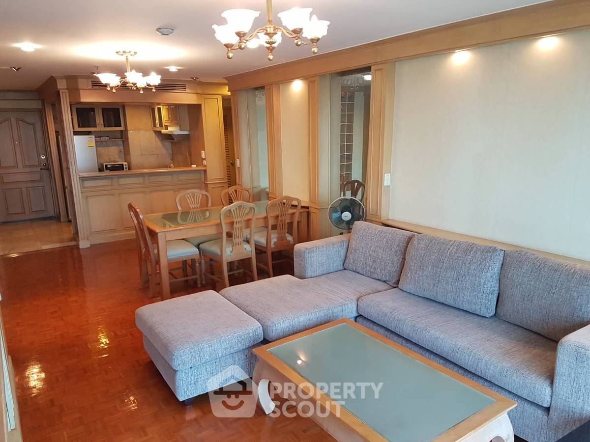 รูป คอนโด 1-ห้องนอน ที่ สุขุมวิท สวีท คอนโดมิเนียม ใกล้ BTS นานา (ID 515112) - รูปที่ 1/8