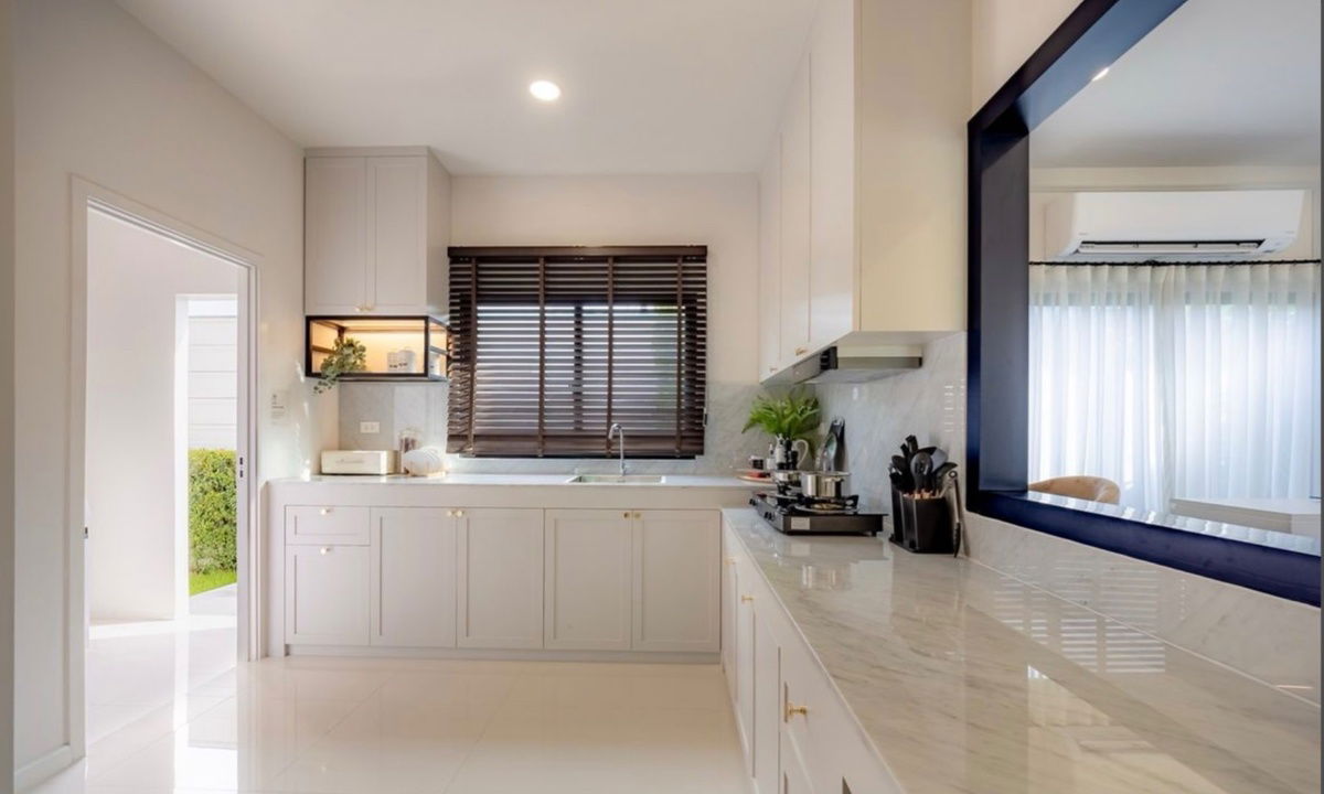 picture Single house for sale in the Britannia Bangna - Sriwari fully furnished, near Mega Bangna shopping center. Interested? Add me on Line @841qqlnr. - 23/27