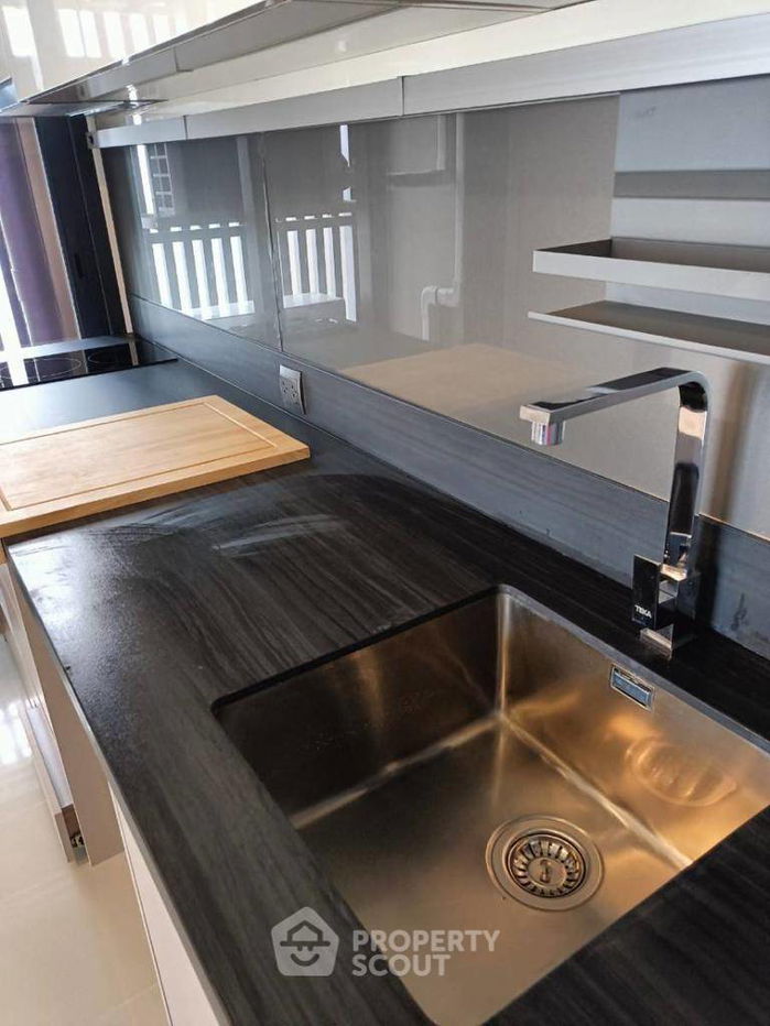 picture 2-BR Condo at Oka Haus Sukhumvit 36 near BTS Thong Lor (ID 2287083) - 7/15