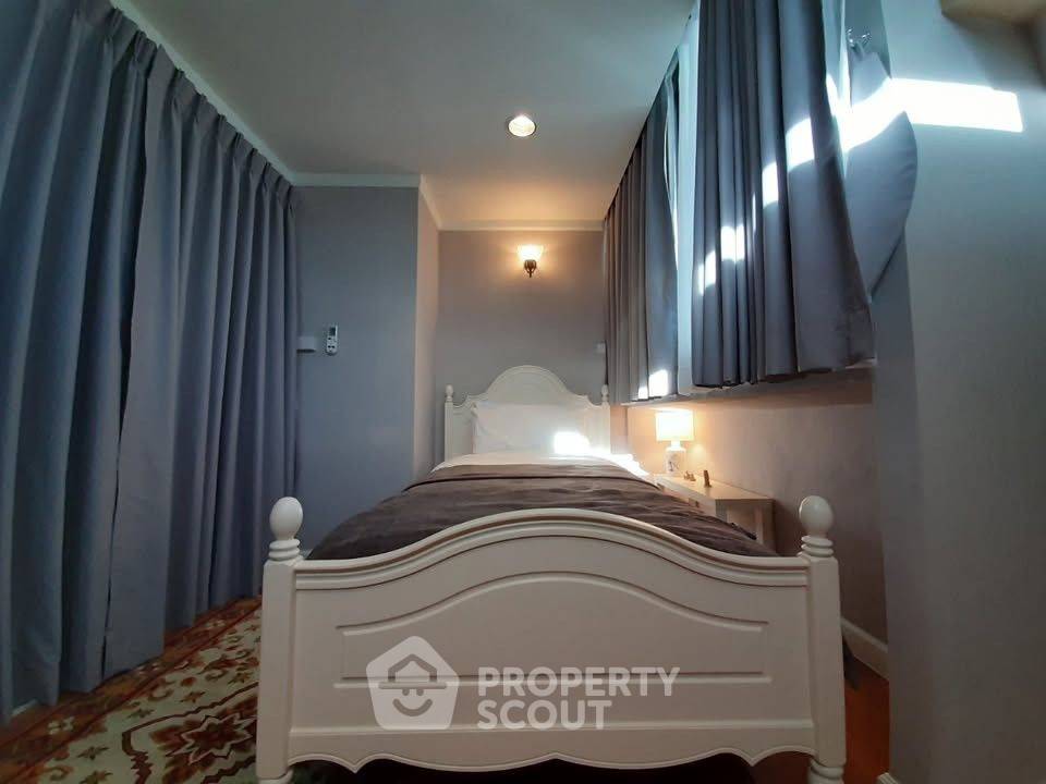 picture 2-BR Condo at Supalai Place Sukhumvit 39 near BTS Phrom Phong (ID 2297061) - 18/22