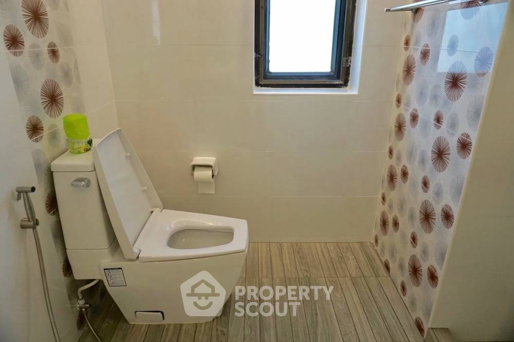 picture 3-BR Condo at Baan Suanpetch Condominium near BTS Phrom Phong (ID 385376) - 5/14