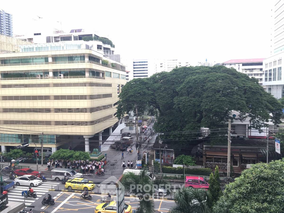 picture 2-BR Condo at Sukhumvit Living Town near MRT Phetchaburi (ID 886866) - 2/6