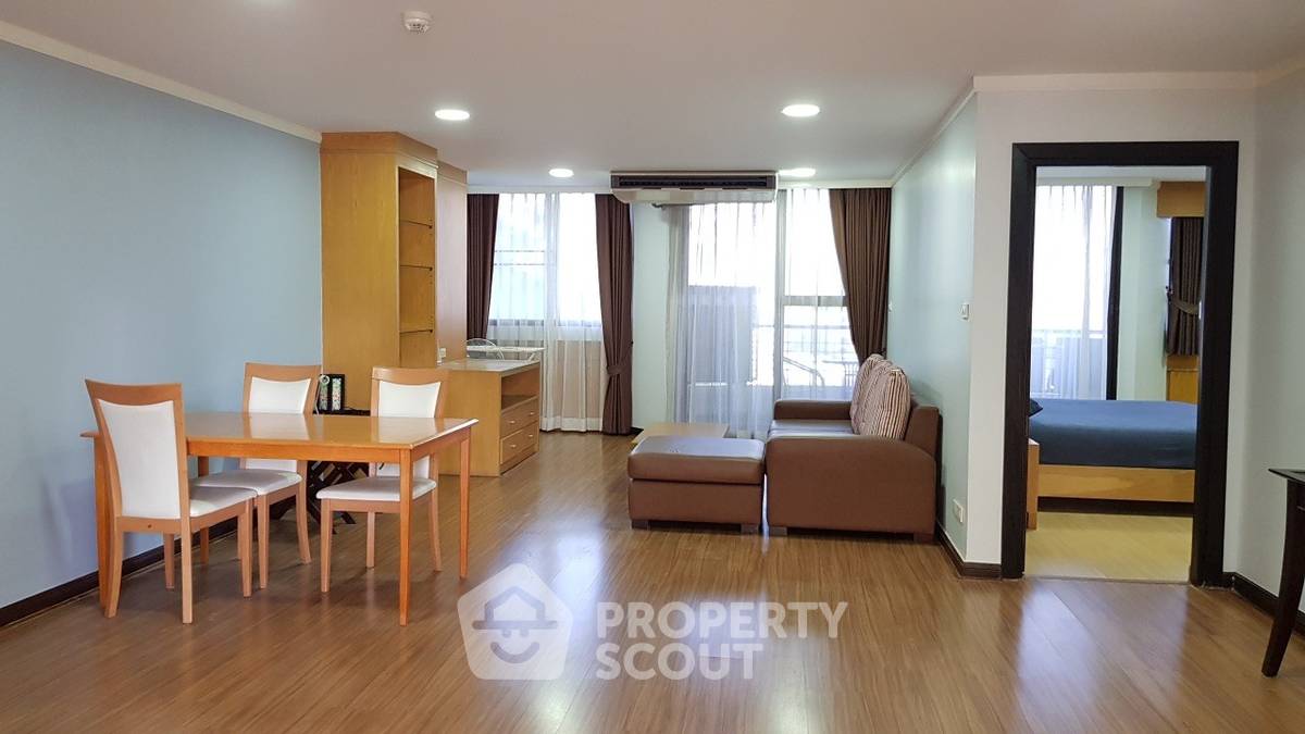 picture 2-BR Condo at Supalai Place Sukhumvit 39 near BTS Phrom Phong (ID 512412) - 2/12