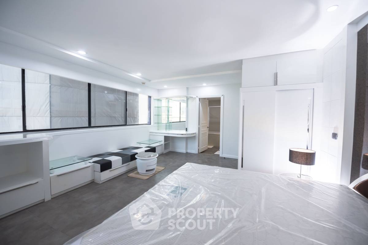 picture 3-BR Condo at President Park Condominium near MRT Queen Sirikit National Convention Centre (ID 1165097) - 16/23