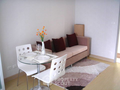 1-BR Condo at The Station Sathorn-Bangrak near BTS Saphan Taksin (ID 885778)