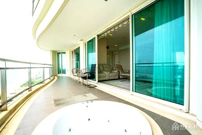 Condos for rent Jomtien Sai 1 : 3-BR Condo at Reflection Jomtien Beach Pattaya close to Pattaya (ID 2293414)