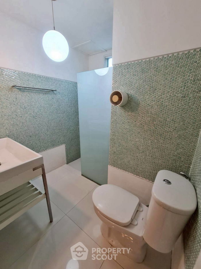 picture 2-BR Condo at Grand Park View Asoke near MRT Sukhumvit (ID 2296372) - 11/11