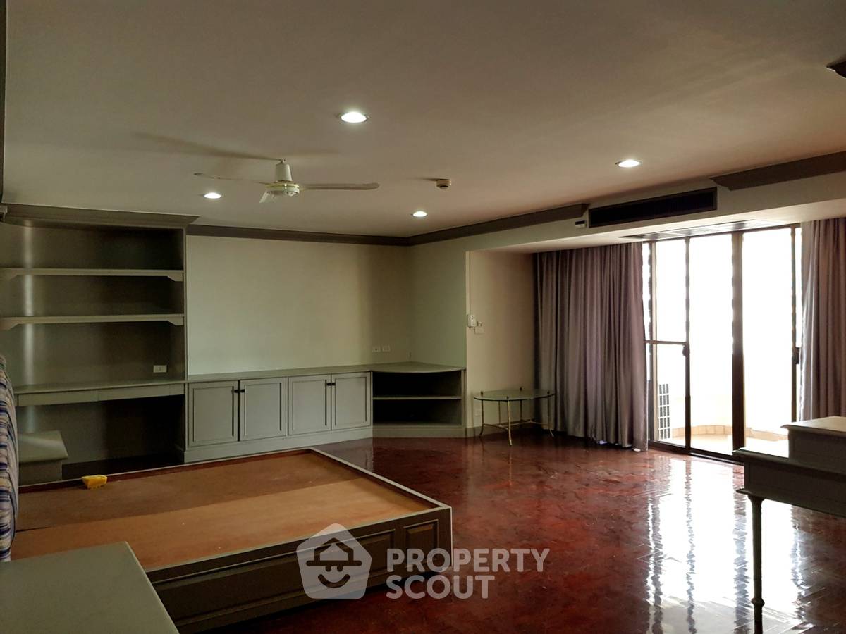 picture 3-BR Condo at Windsor Tower Condominium near BTS Asok (ID 511391) - 5/8
