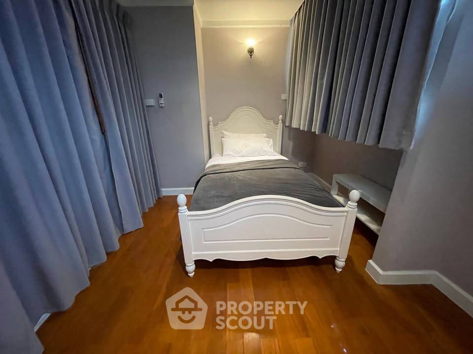 picture 2-BR Condo at Supalai Place Sukhumvit 39 near BTS Phrom Phong (ID 2294376) - 5/32