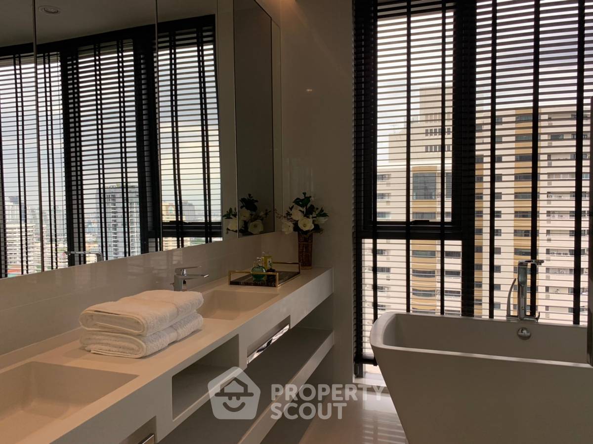 picture 2-BR Condo at Vittorio Sukhumvit 39 near BTS Phrom Phong (ID 888763) - 13/24