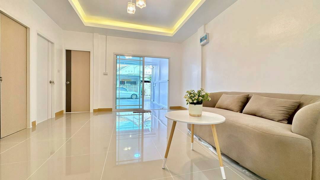 รูป บ้านสวยมาก  1 ชั้นครึ่ง   #หมู่บ้านร่มเงาไม้  ถนนวัดลาดปลาดุก  ทาวน์เฮ้าส์ 3 ห้องนอน รีโนเวทใหม่  พร้อมอยู่ - รูปที่ 6/18