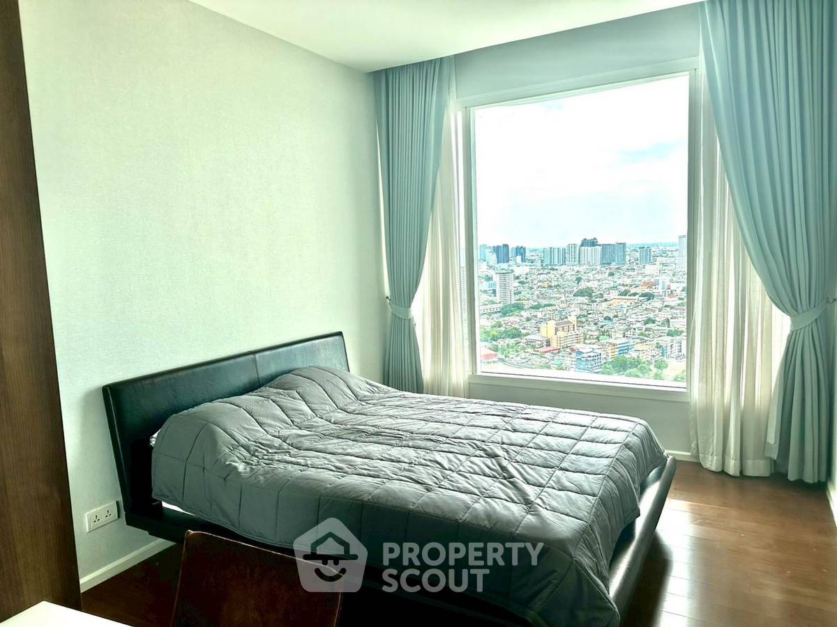 picture 3-BR Condo at Menam Residences in Wat Phraya Krai (ID 2203286) - 12/14