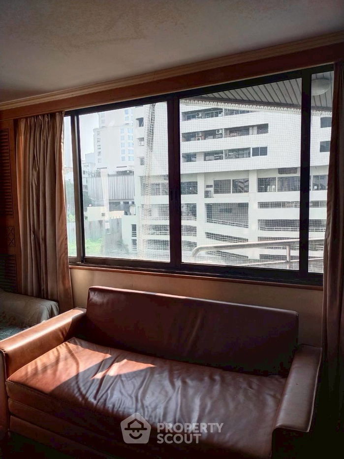 picture 2-BR Condo at Lake Avenue Sukhumvit 16 near BTS Asok (ID 2287211) - 1/12