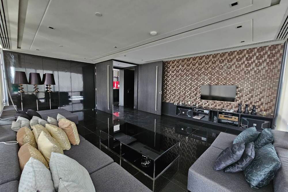 picture 🔥 For Sale !! high floor 19++, Pet friendly!!🔥Code C20230500014..........M Silom, 1 bedroom, 1 bathroom, furnished, Special Deal!!📣📣 - 8/15