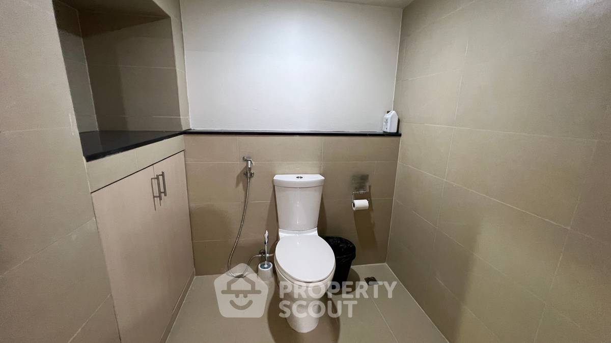 picture 2-BR Condo at The Emporio Place near BTS Phrom Phong (ID 469362) - 20/23