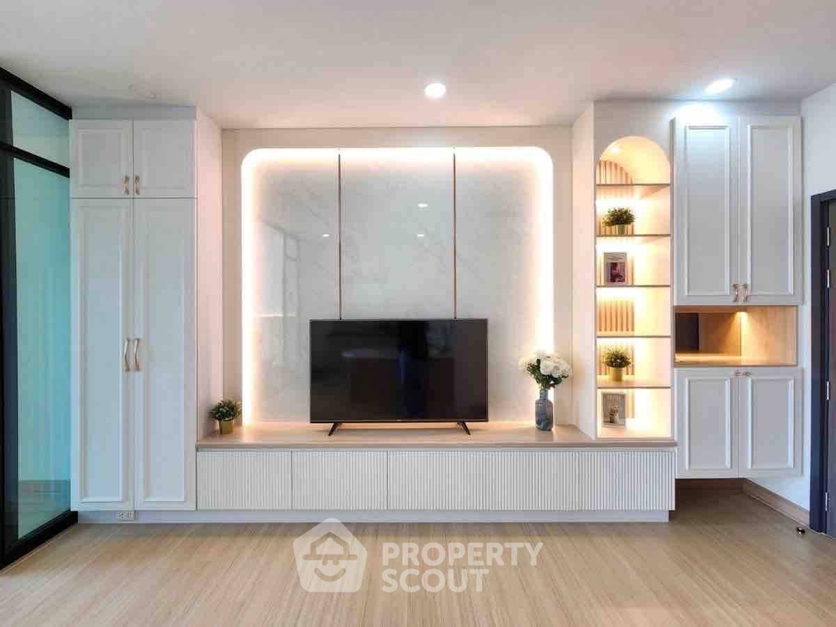 picture 1-BR Condo at Supalai Loft Prajadhipok-Wongwian Yai near BTS Wongwian Yai (ID 2293640) - 1/13