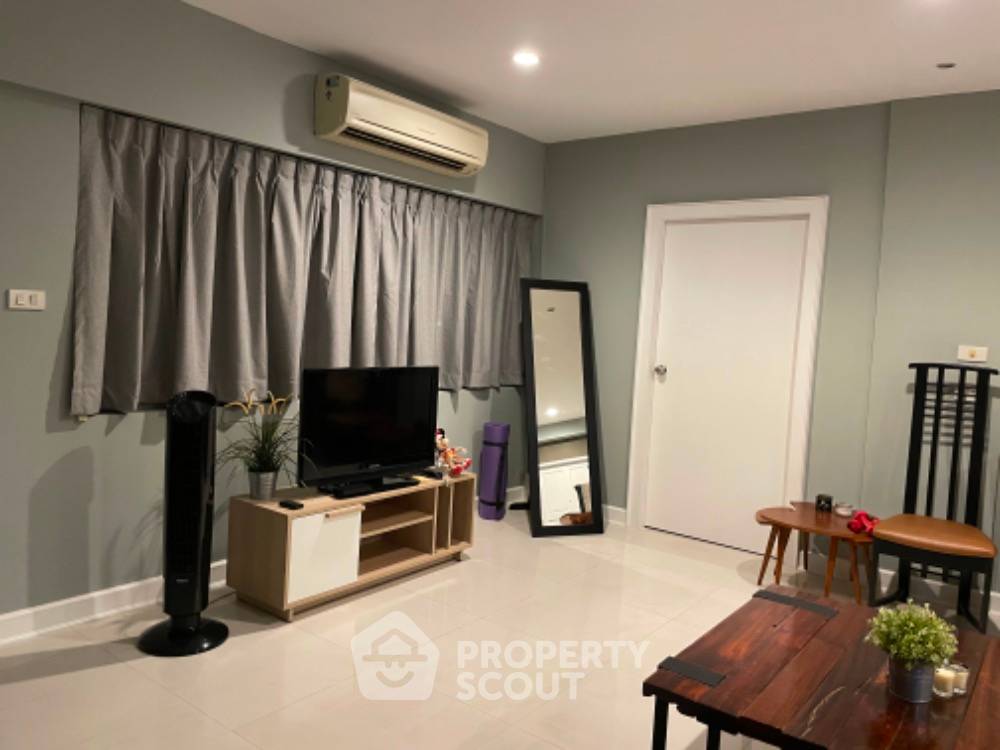รูป คอนโด 2-ห้องนอน ที่ สราญใจ แมนชั่น คอนโดมิเนียม ใกล้ BTS นานา (ID 1557583) - รูปที่ 2/6