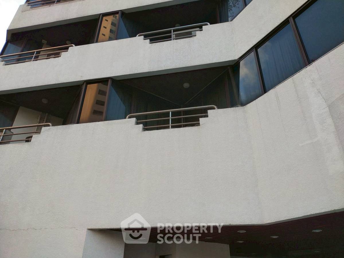 picture 2-BR Condo at Lake Avenue Sukhumvit 16 near BTS Asok (ID 2287211) - 7/12