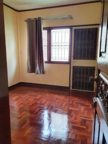 picture Two-and-a-half-story townhouse for rent in Phonphailin Village, Lat Phrao 41/1, Bangkok. - 8/18