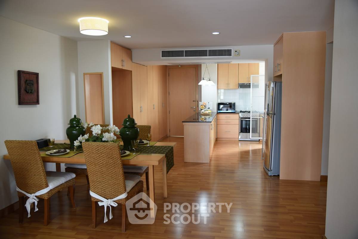 picture 3-BR Condo at The KNIGHT Sukhumvit 31 Residence near MRT Sukhumvit (ID 511260) - 3/10
