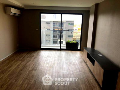 Condos for sale Silom and Sathorn Road : 2-BR Condo at Blossom Condo @ Sathorn-Charoenrat near BTS Surasak (ID 2282383)