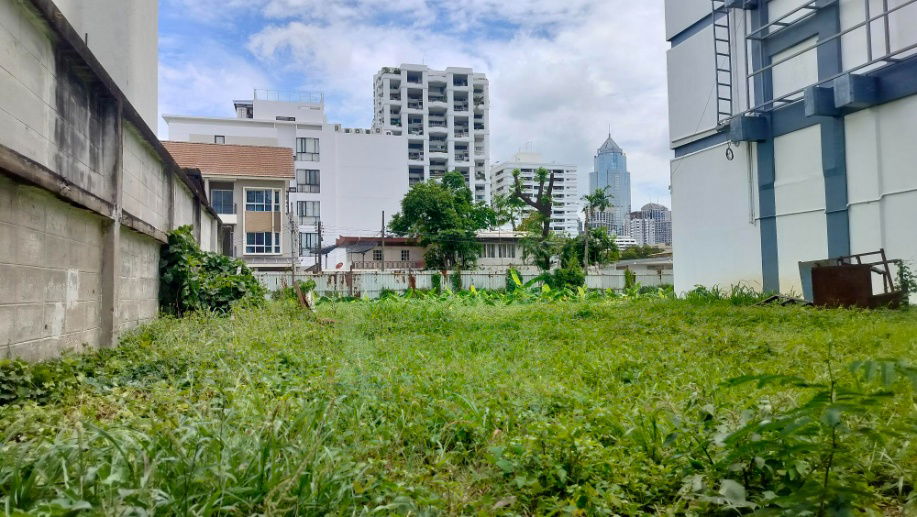 picture Land for sale- Sukhumvit Soi 8 (close to BTS Nana)  835 square-wa - 1/6
