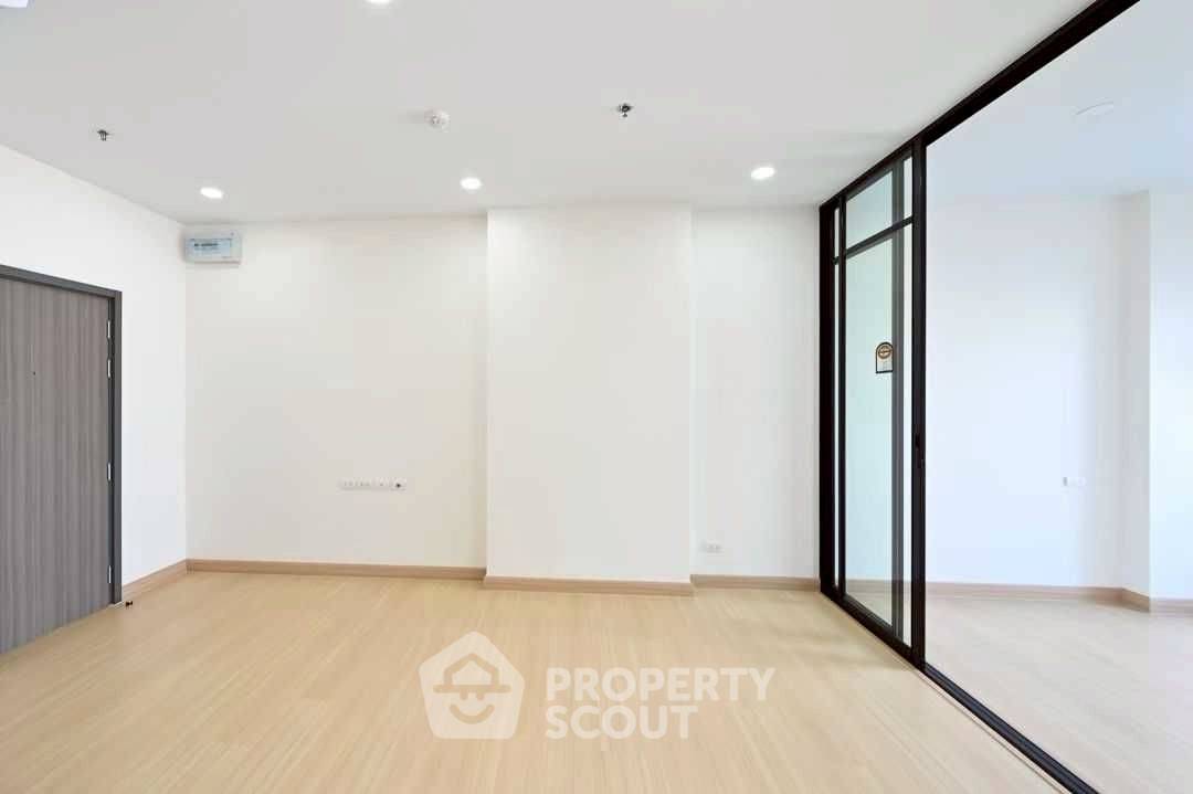 picture 2-BR Condo at Supalai Loft Prajadhipok-Wongwian Yai near BTS Wongwian Yai (ID 655378) - 2/7