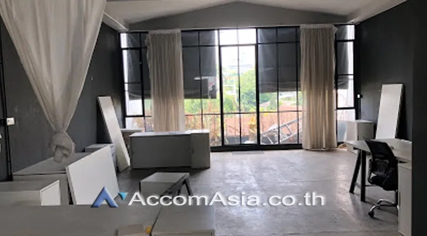 picture 🔼🔽 AccomA 📩 Home Office 3 BR Townhouse in Khlong Ton Nuea (AA26271) - 3/4