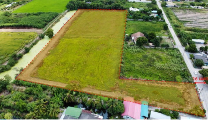 picture Empty land, already filled, ready for immediate development - 4/5