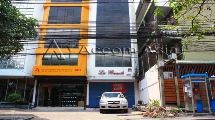 picture 🔼🔽 AccomA 📩  4 BR House in Khlong Toei Nuea (2212387) - 1/9