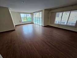 picture Rooms for rent on the 2nd and 3rd floors of the building (the ground floor is used as a laundry shop) - 12/16