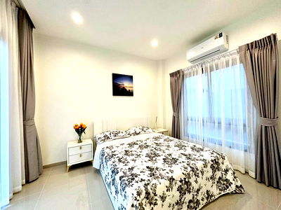 Houses for rent Ammata City Industrial Estate : House for Rent – Pattaya Element | Rental Price: 45,000 THB/month Location : Takhian Tia ,Usable area: 250 sq.m. 4 Bedrooms, 3 Bathrooms