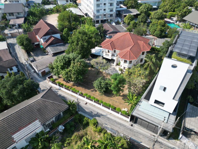 รูป ขายบ้านพักอาศัย 2 ชั้น เนื้อที่ 275 ตร.ว ซอยประสาทสุข เขตยานนาวา กรุงเทพ - รูปที่ 2/6